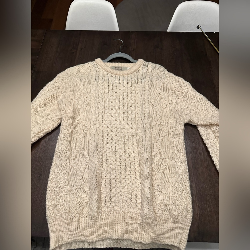 Aran Sweater Market 100% wool knit sweater